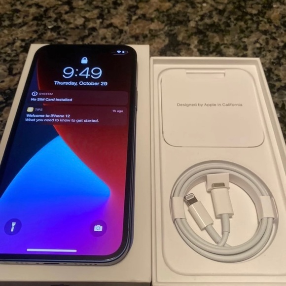 Iphone 12 - Picture 3 of 3